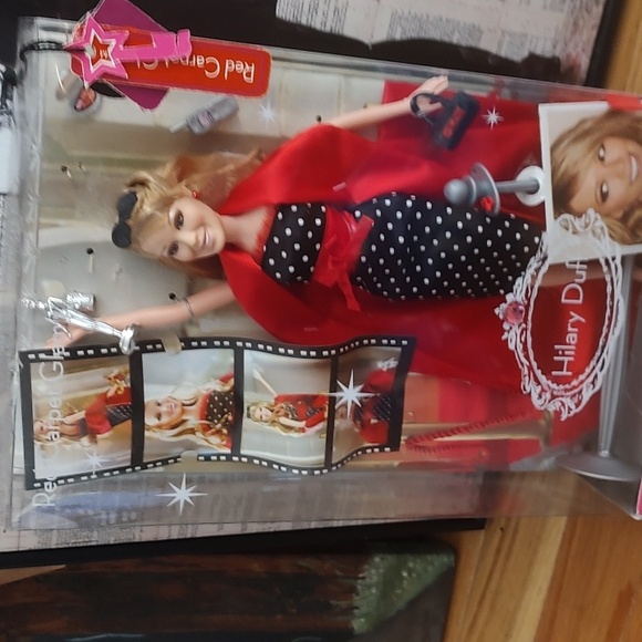 *Hilary Duff Barbie - Picture 4 of 10